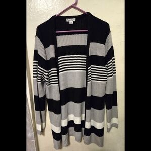Caren Sport Black and White Knit Cardigan/duster (No Buttons)